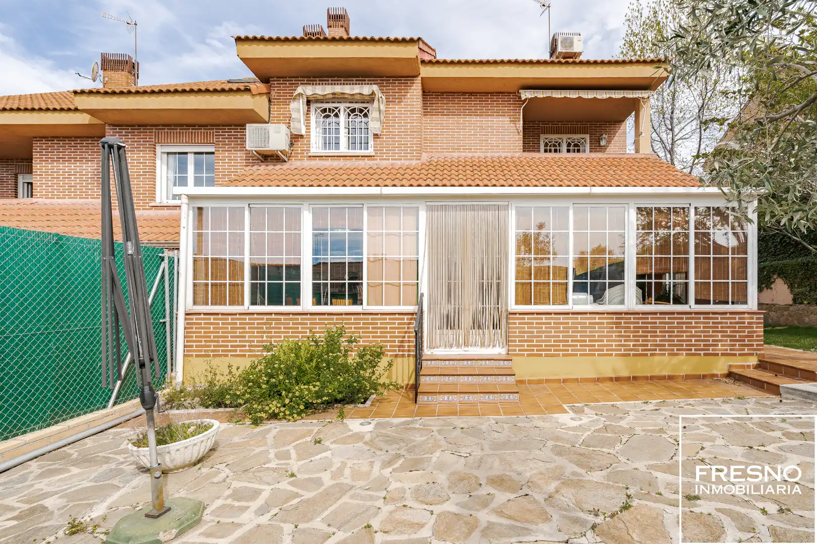 Exterior view of Detached homes for sale in Cobeña  with Air Conditioner, Heating and Private garden