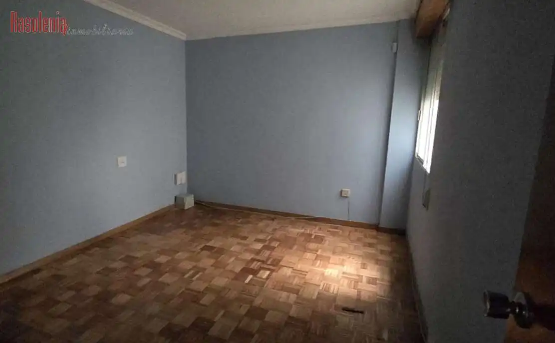 Habitación de Piso en venta en O Feal - Xubia