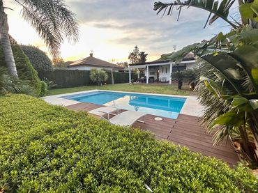 Chalet con balcón en venta en Oromana