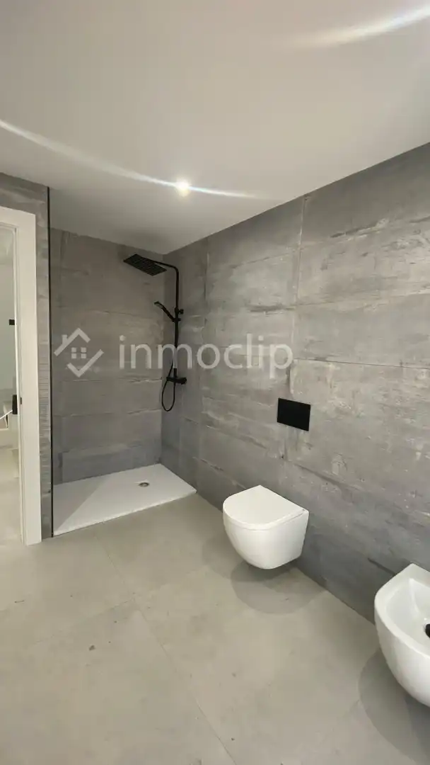 Bany de Casa o xalet en venda en Villamayor amb Calefacció, Jardí privat i Terrassa