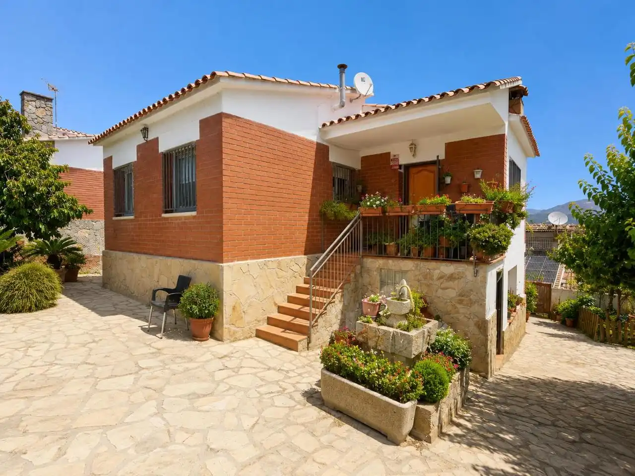Exterior view of Houses for sale in Esparreguera  with Heating, Private garden and Terrace