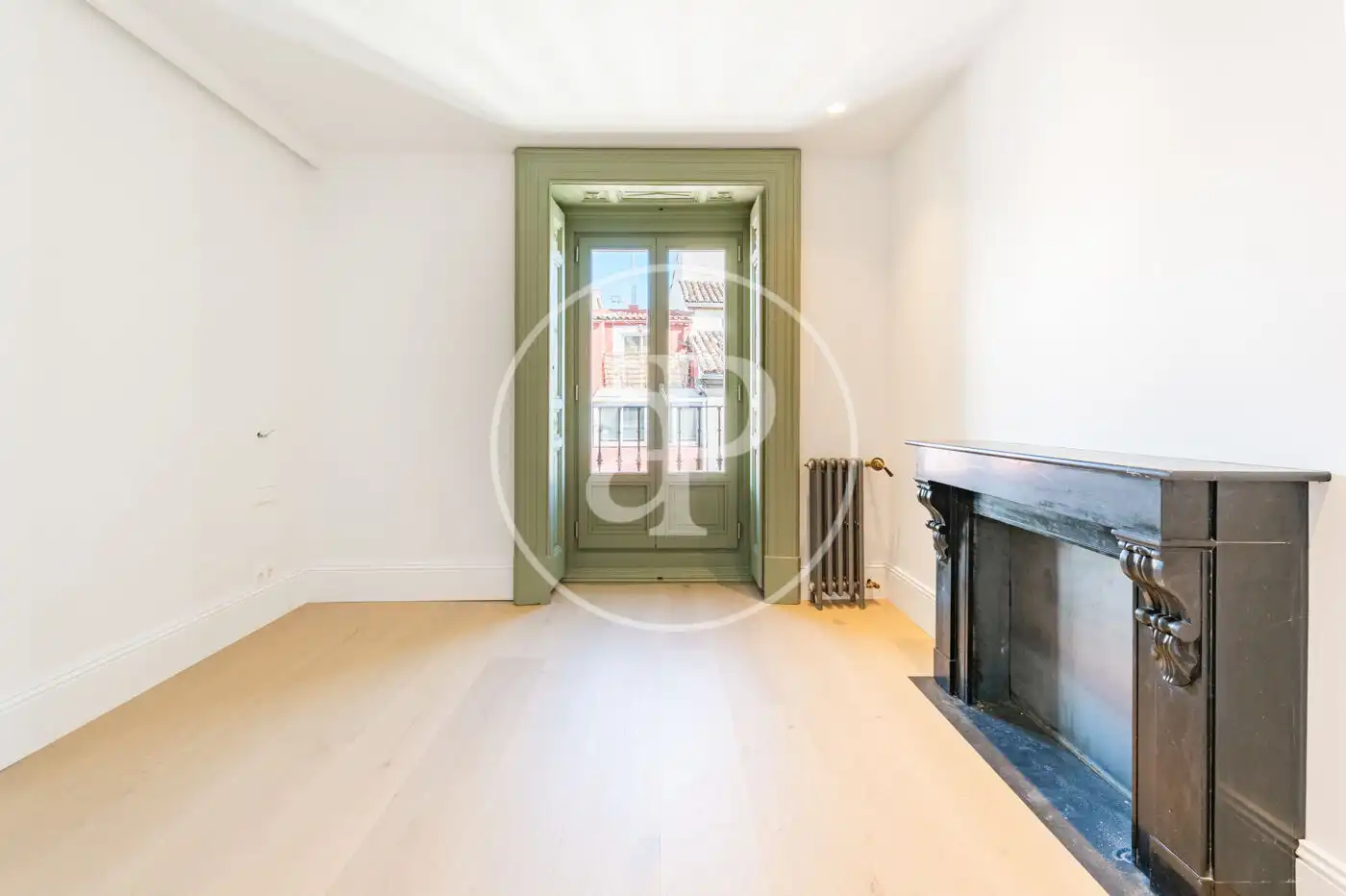 Flat for sale in Madrid  with Air Conditioner, Heating and Balcony