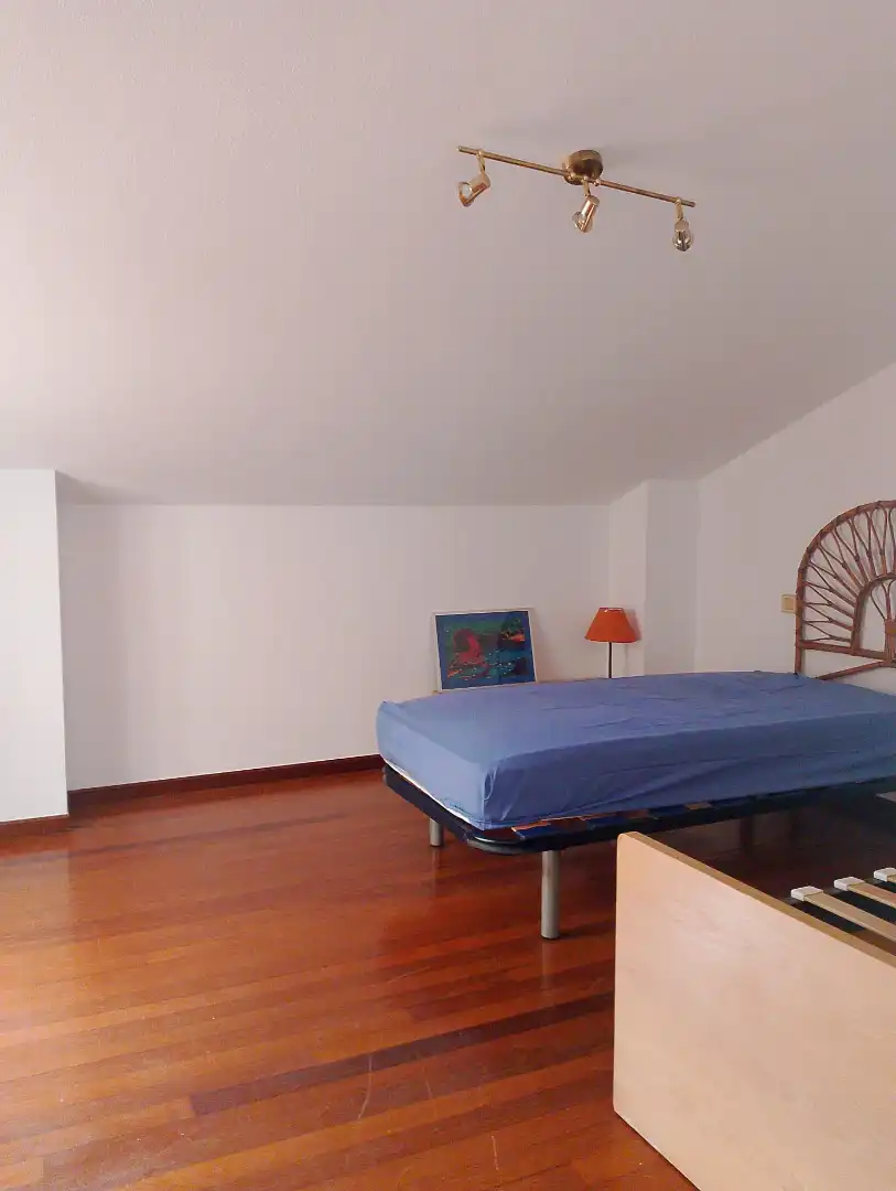 Habitación de Ático en venta en Santa Cruz de Bezana con Calefacción, Parquet y Terraza