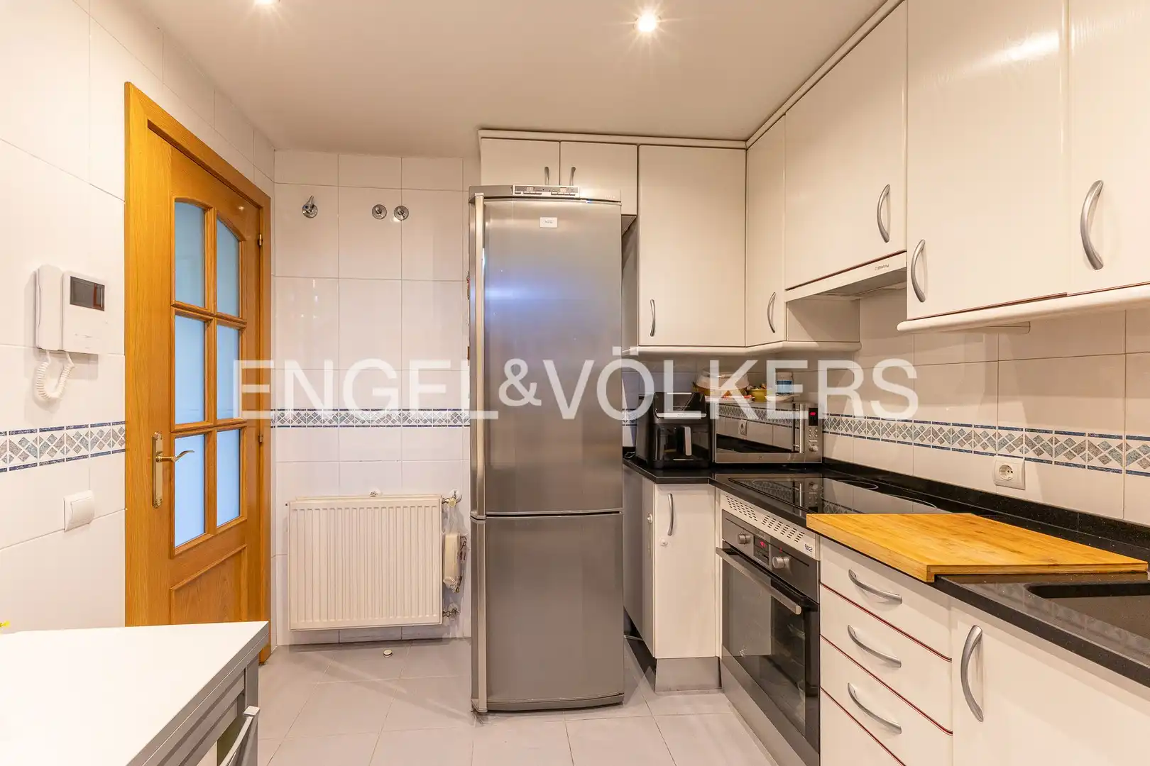 Cocina de Dúplex en venta en Majadahonda con Aire acondicionado, Calefacción y Jardín privado