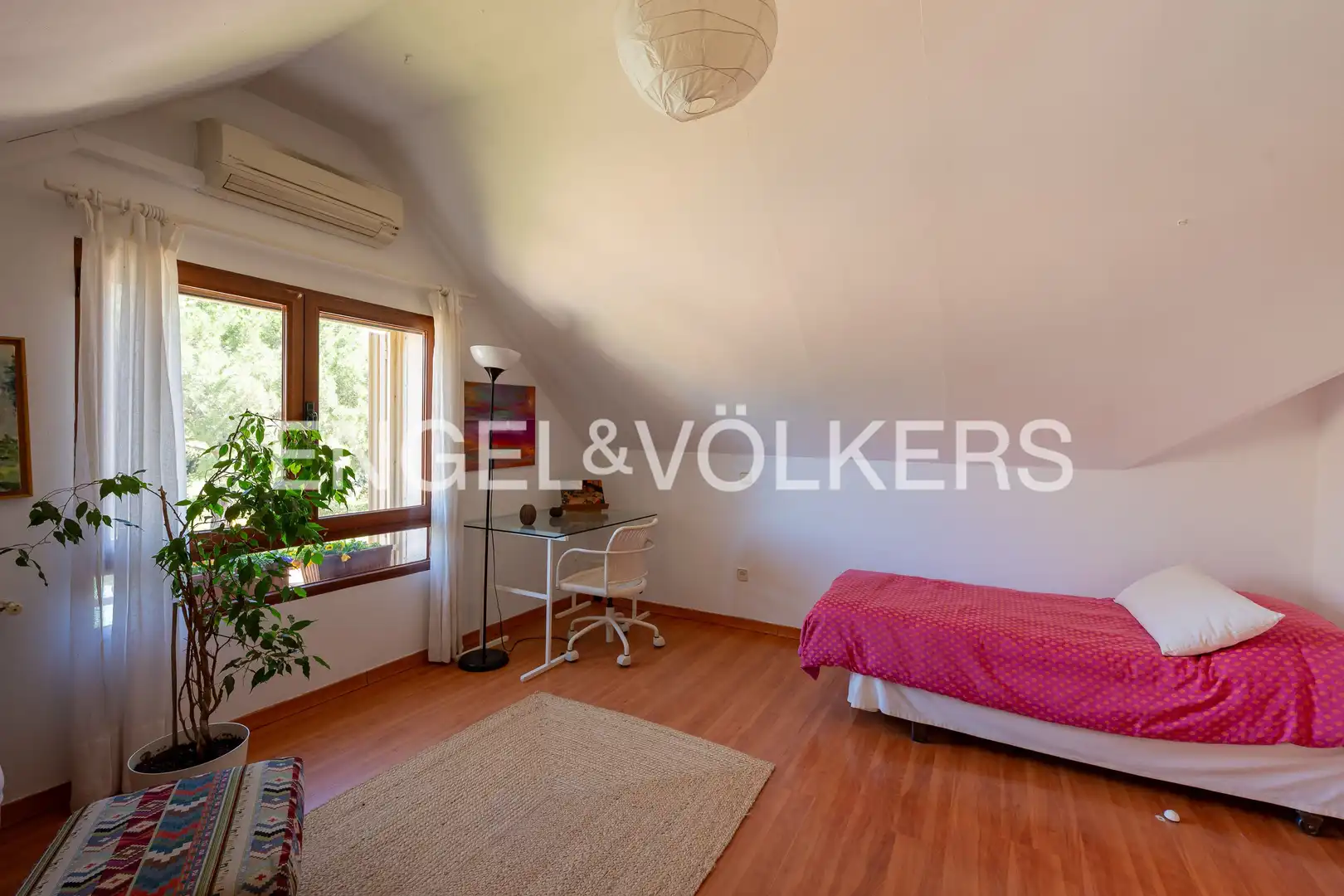 Habitación de Casa o chalet en venta en Galapagar con Aire acondicionado, Calefacción y Jardín privado