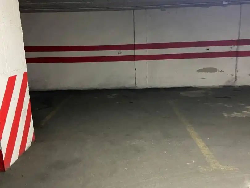 Parkplatz von Garage zum Verkauf in Sevilla