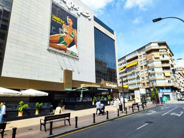 Pis amb balcó en venda a Centro