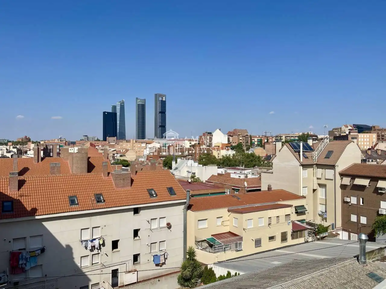 Vista exterior de Ático de alquiler en Madrid con Aire acondicionado, Calefacción y Terraza