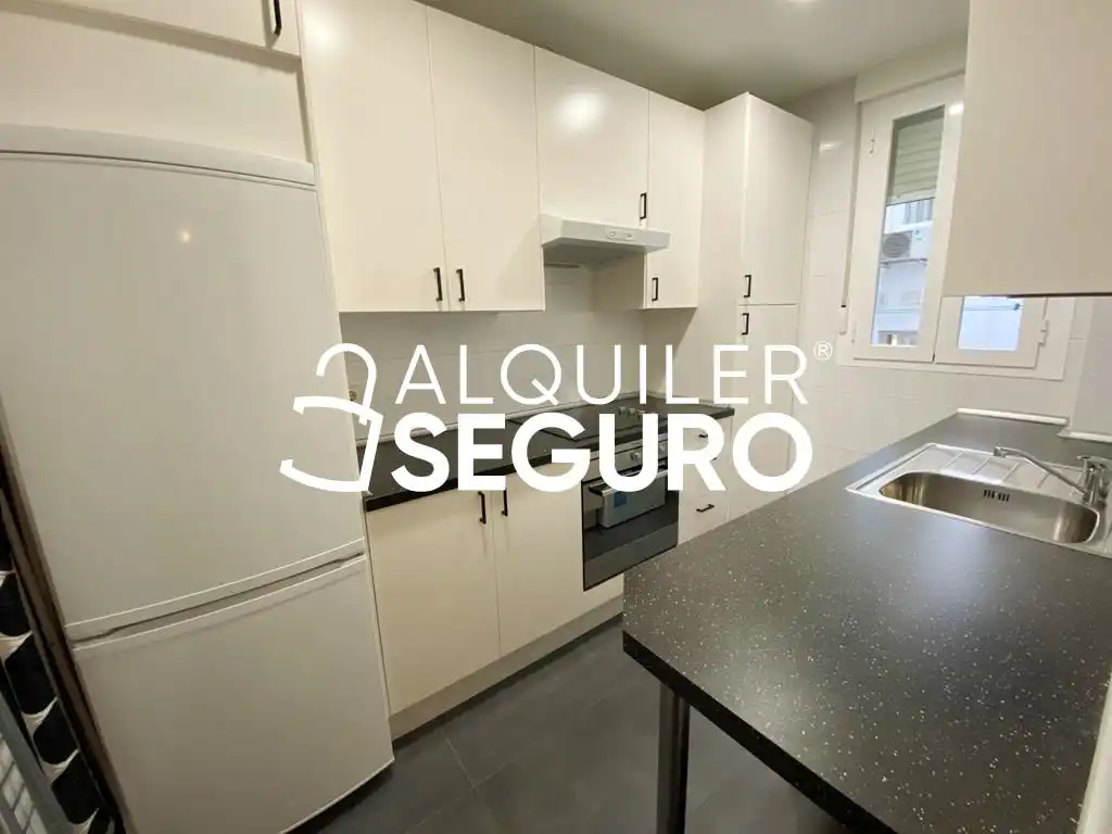 Cocina de Piso de alquiler en Madrid con Calefacción