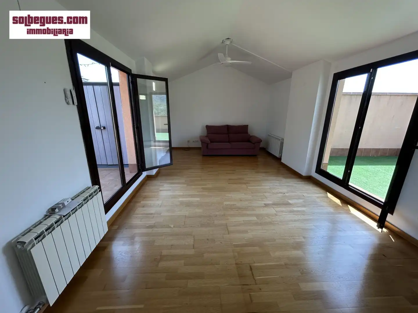 Sala de estar de Dúplex en venta en Begues con Calefacción, Terraza y Trastero