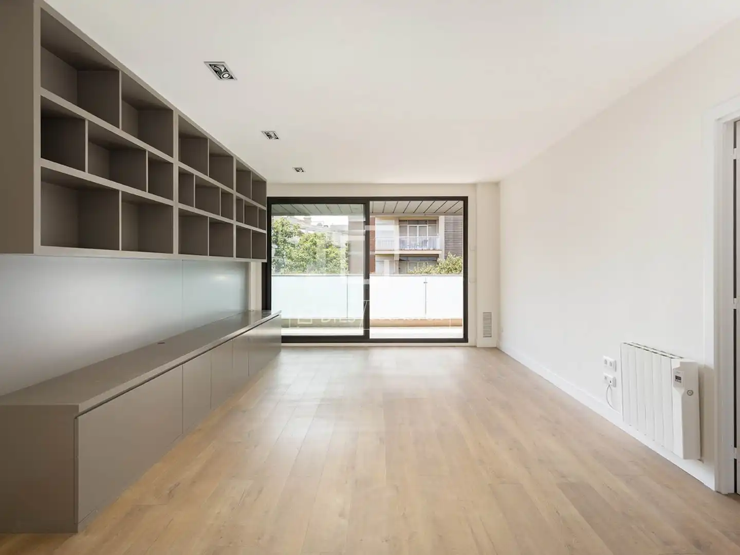 Sala d'estar de Pis en venda en Barcelona amb Aire condicionat, Calefacció i Parquet