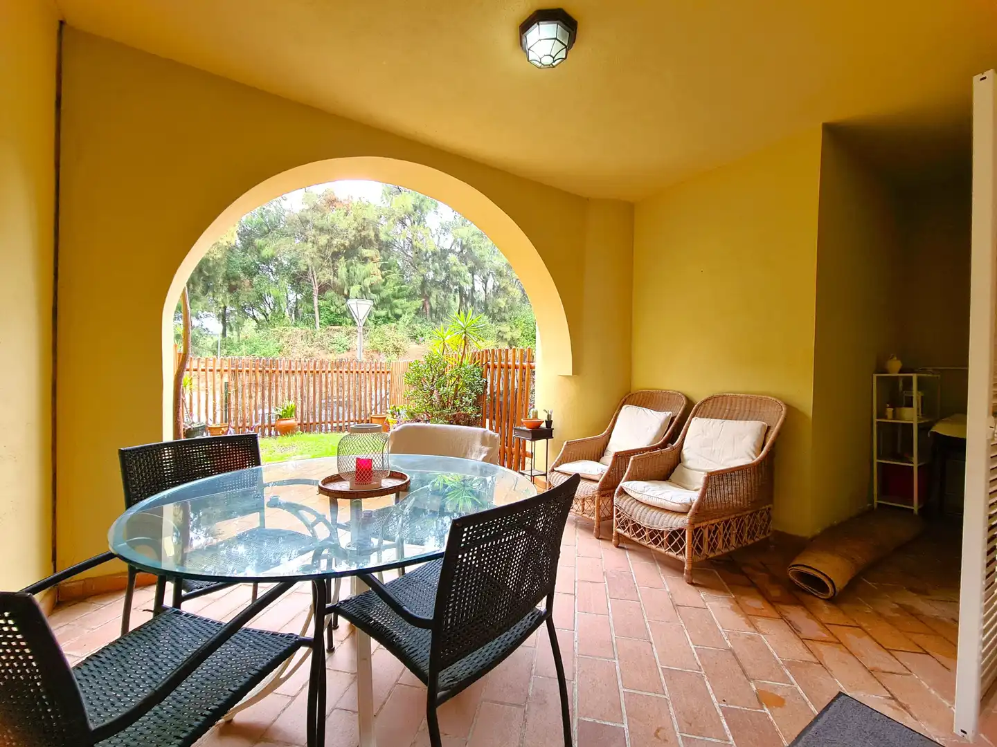 Terrassa de Apartament en venda en Sotogrande amb Jardí privat, Terrassa i Moblat