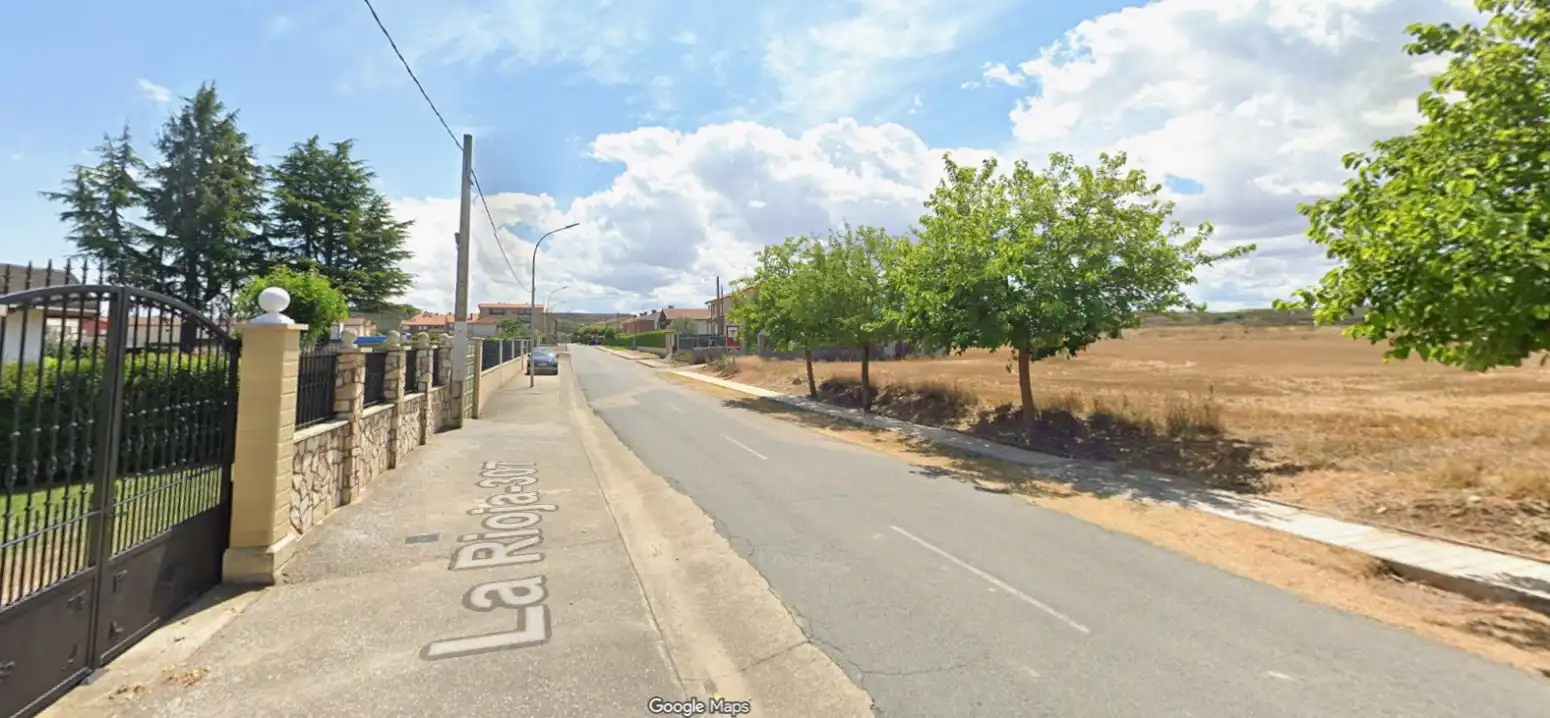 Terrenys i solars en venda a Cuzcurrita de Río Tirón - CL GONZALO DE BERCEO 2