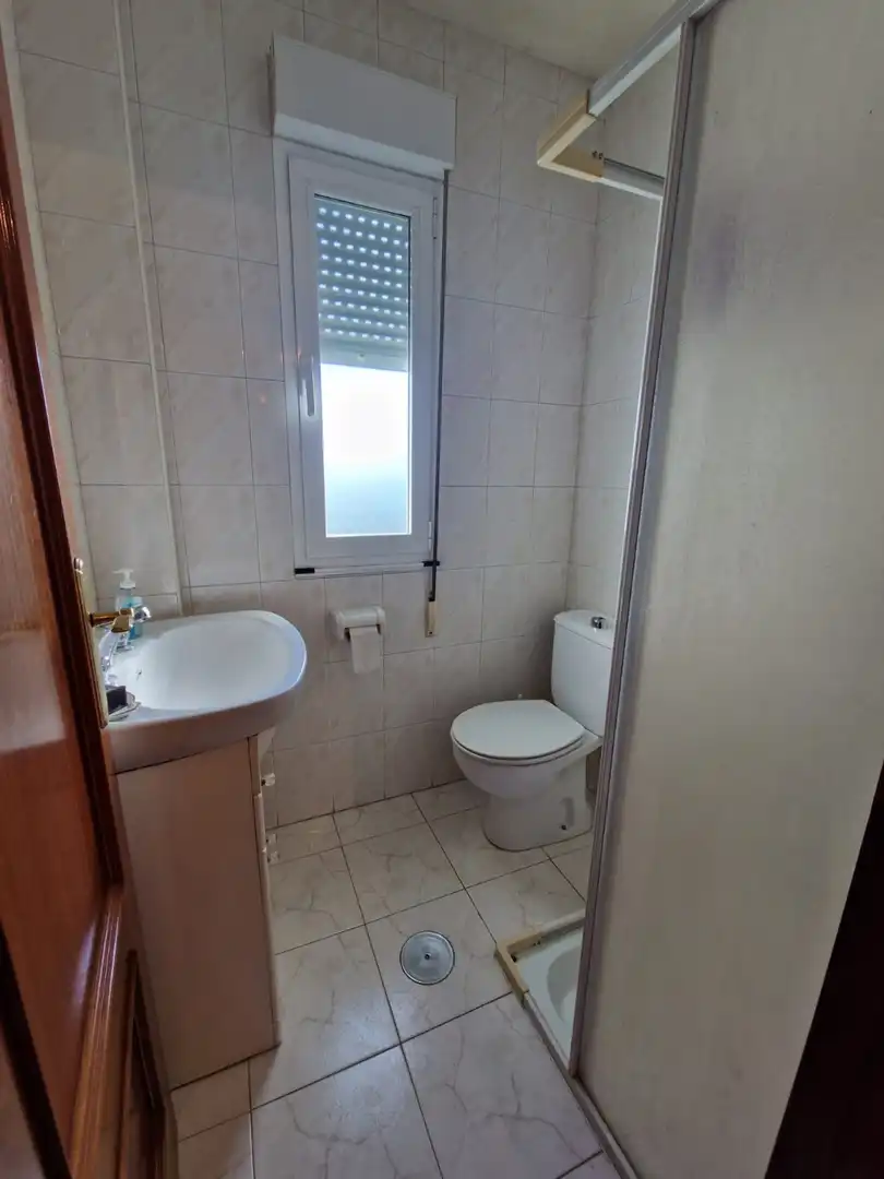 Baño de Casa o chalet en venta en Illas con Calefacción y Trastero