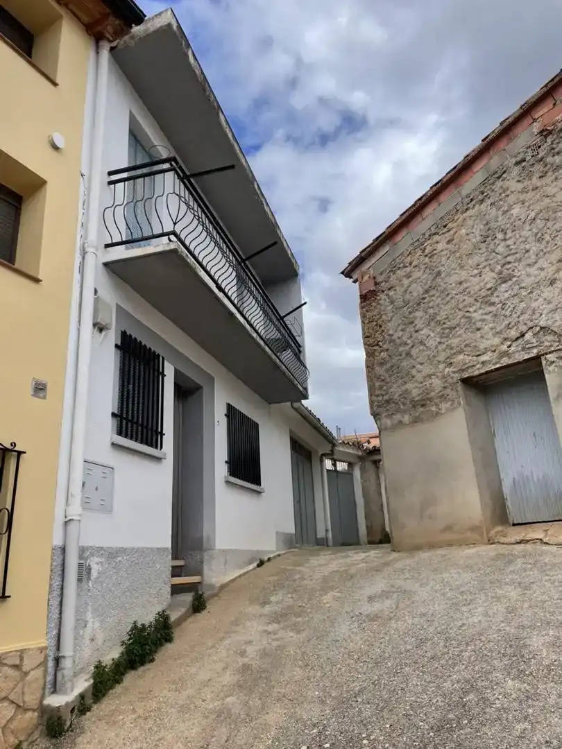 Vista exterior de Casa adosada en venta en Castielfabib con Trastero, Amueblado y Horno