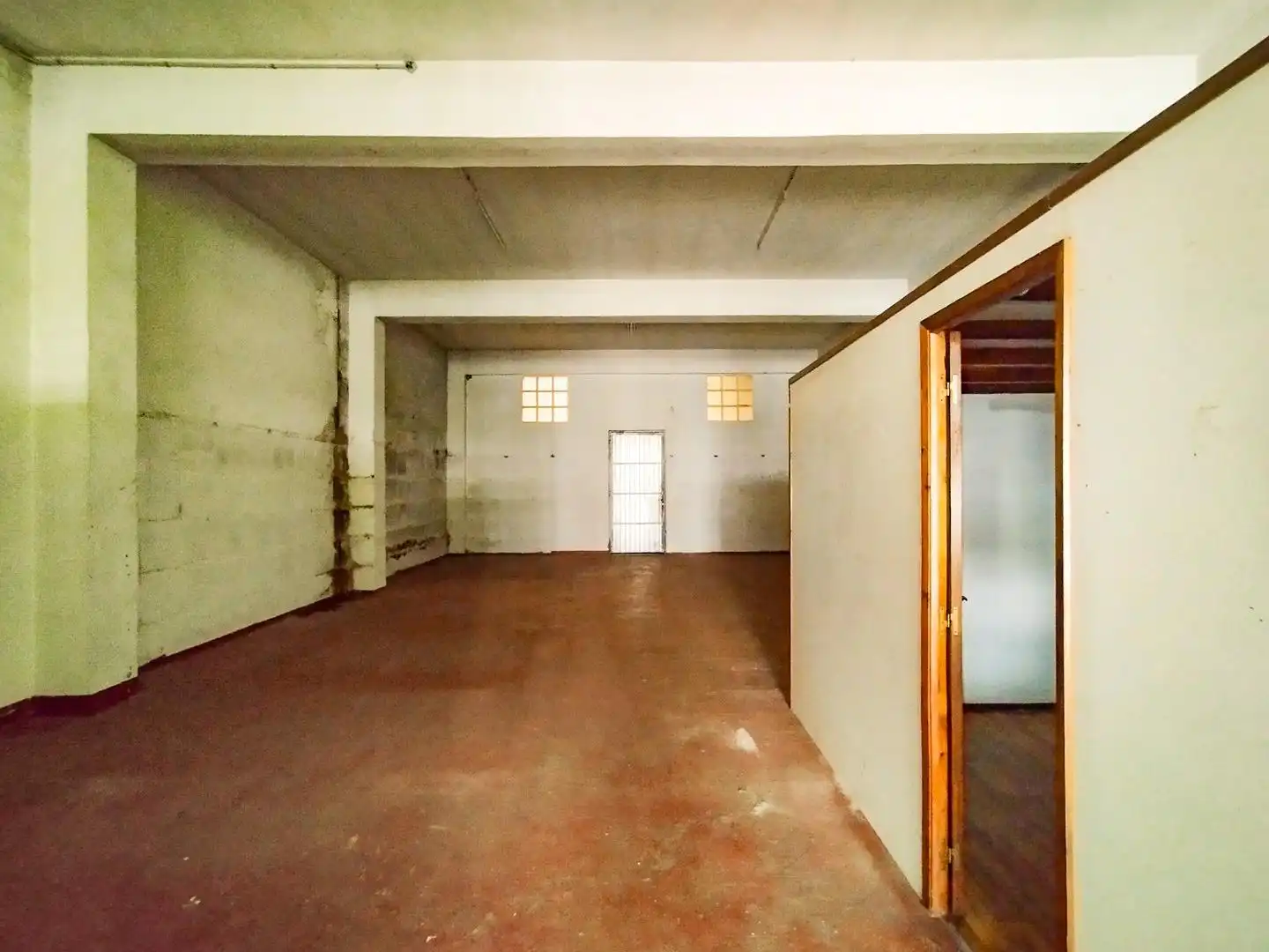 Fabrikhallen zur Miete in Carballo