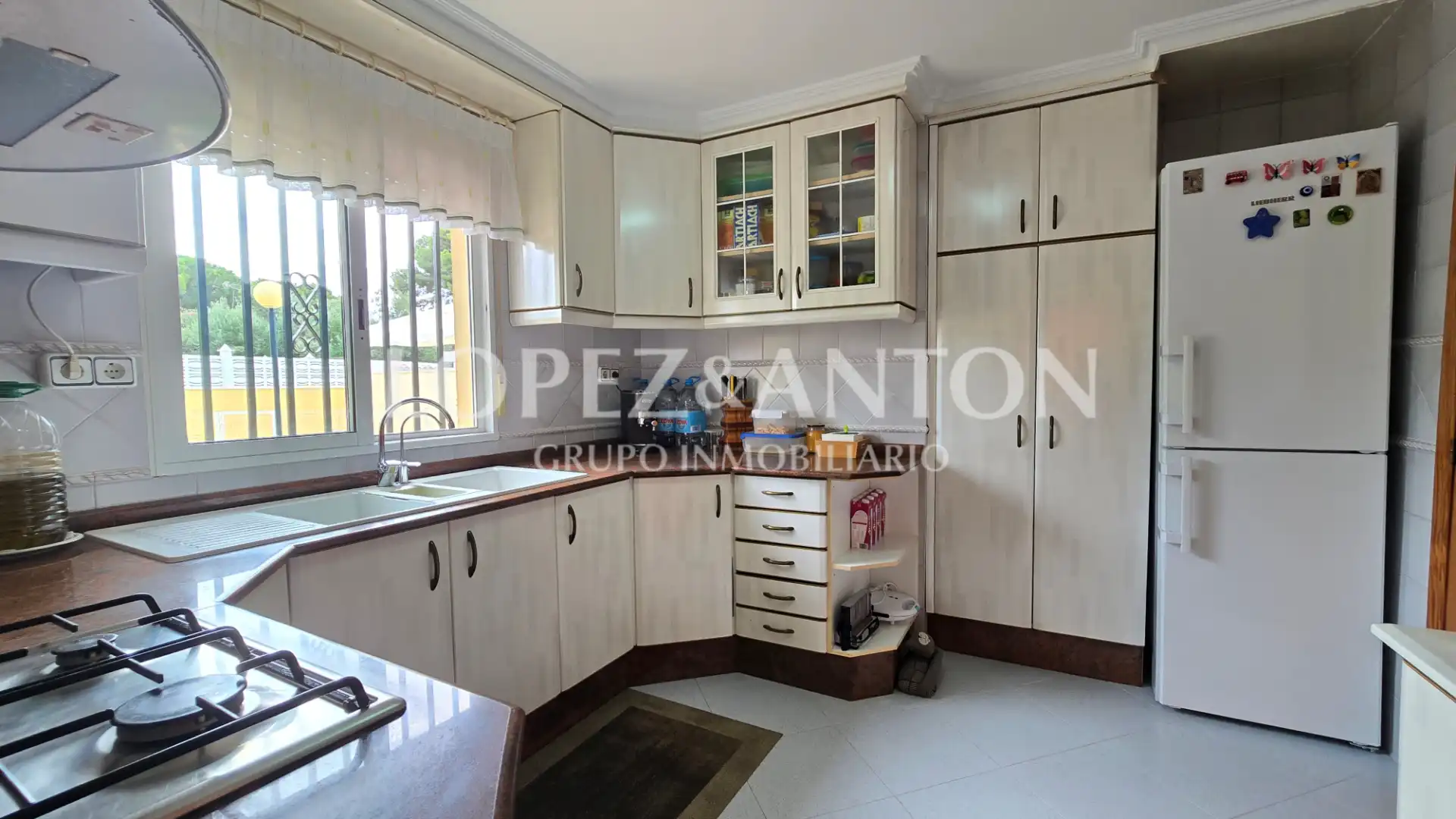 Kitchen of Houses for sale in L'Eliana  with Air Conditioner, Private garden and Terrace