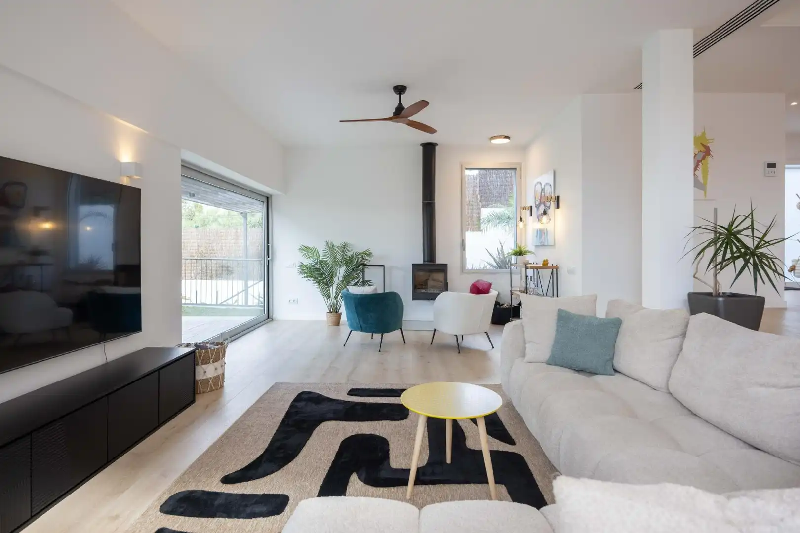 Sala d'estar de Casa o xalet en venda en Esplugues de Llobregat amb Aire condicionat, Calefacció i Jardí privat