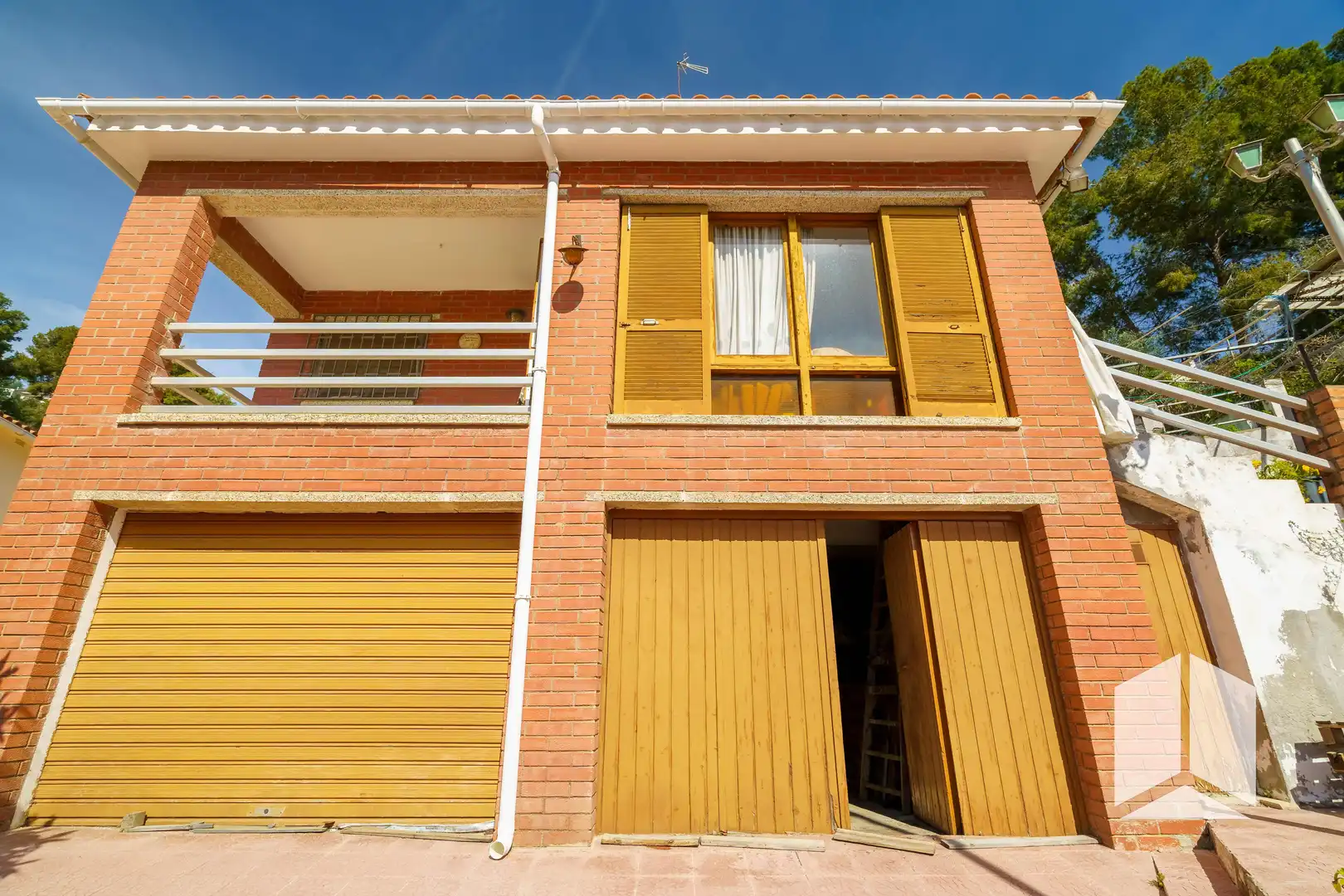 Vista exterior de Casa o chalet en venta en La Bisbal del Penedès con Trastero y Balcón