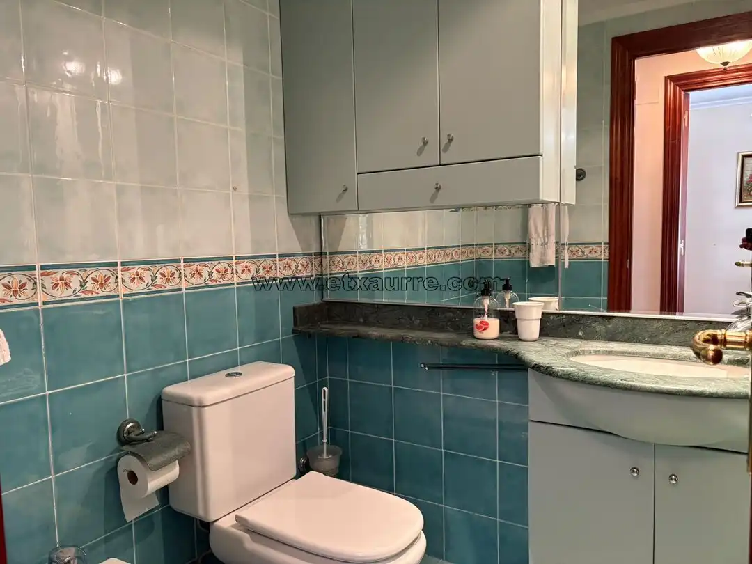 Bathroom of Flat for sale in Laudio / Llodio  with Heating, Storage room and Furnished