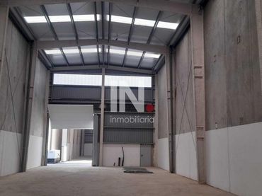 Nau industrial de lloguer a Magraners