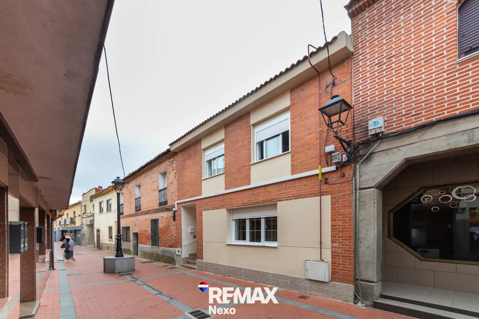 Vista exterior de Casa adosada en venda en Mojados amb Calefacció, Jardí privat i Terrassa