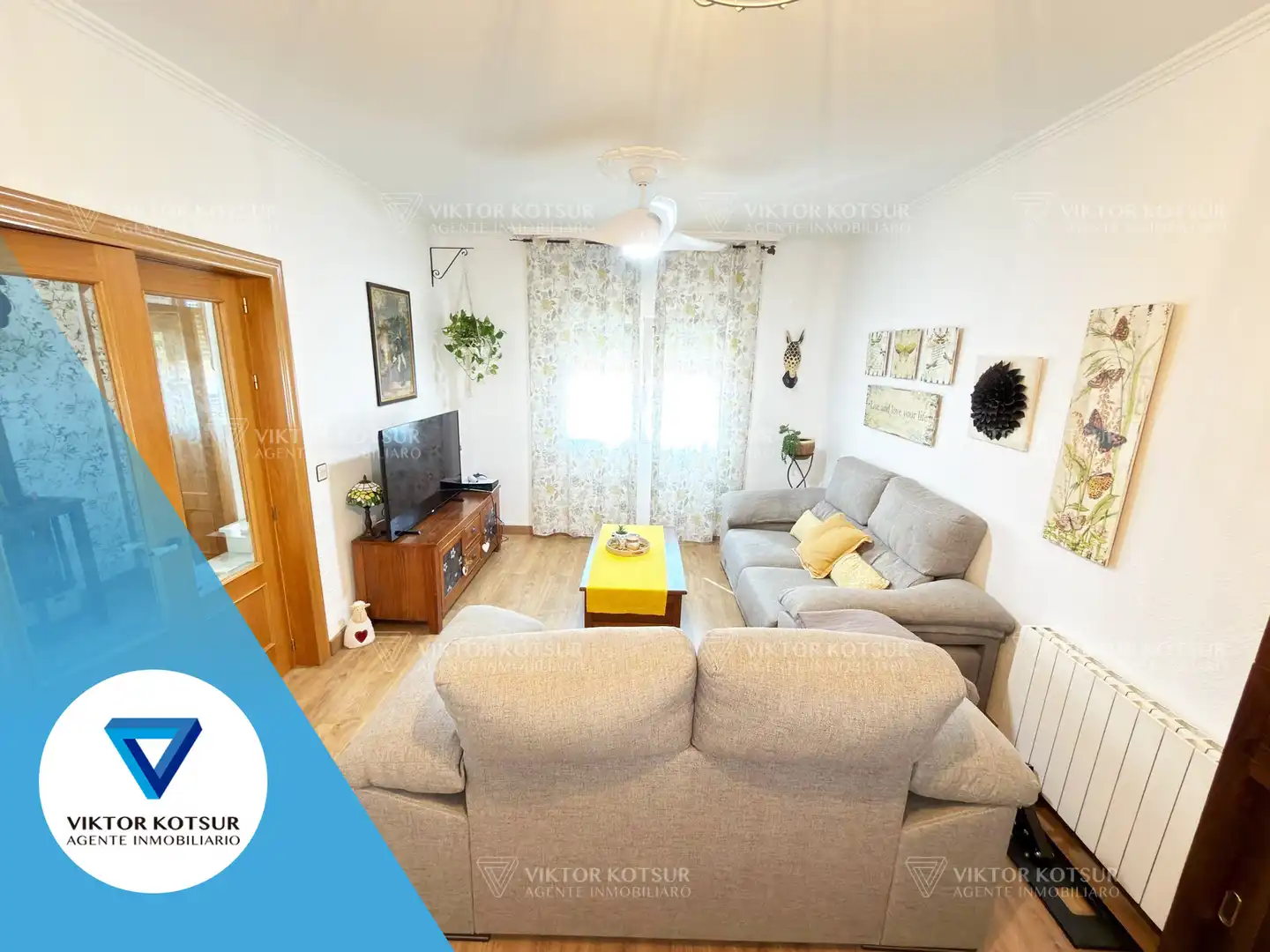 Living room of Detached homes for sale in Roquetas de Mar  with Air Conditioner, Terrace and Storage room
