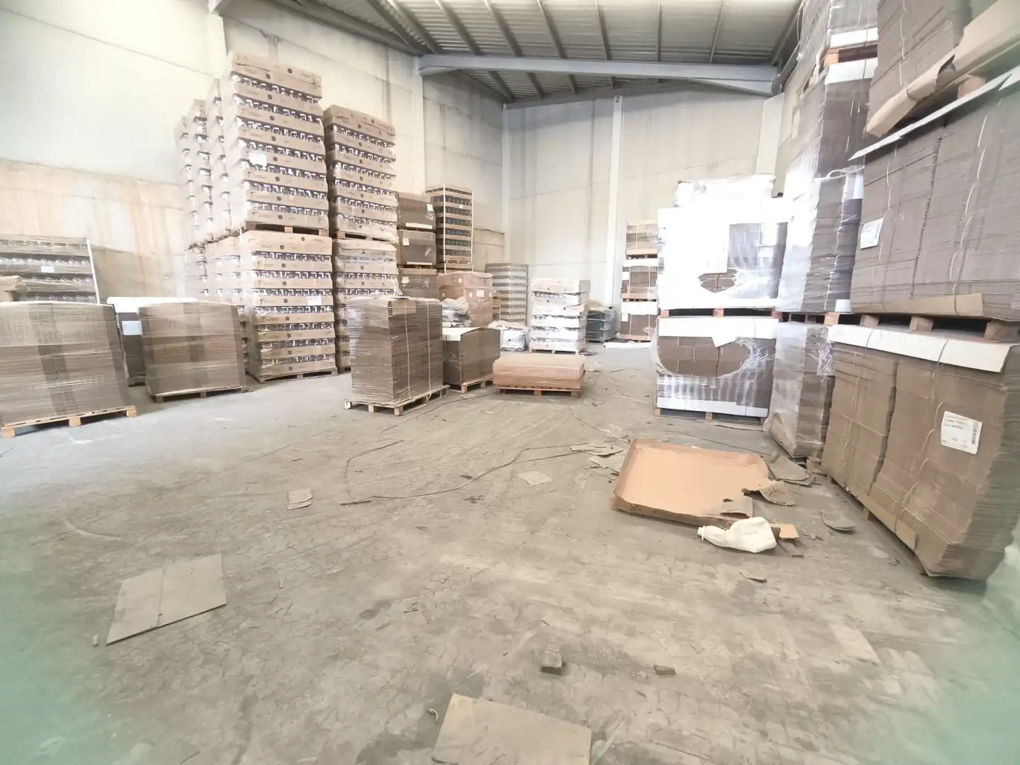 Industrial building to rent in Zona Nord
