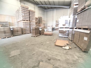 Nau industrial de lloguer a Zona Nord