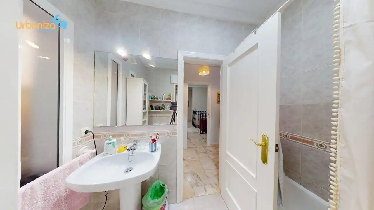 Baño de Casa o chalet en venta en Badajoz con Aire acondicionado, Calefacción y Jardín privado