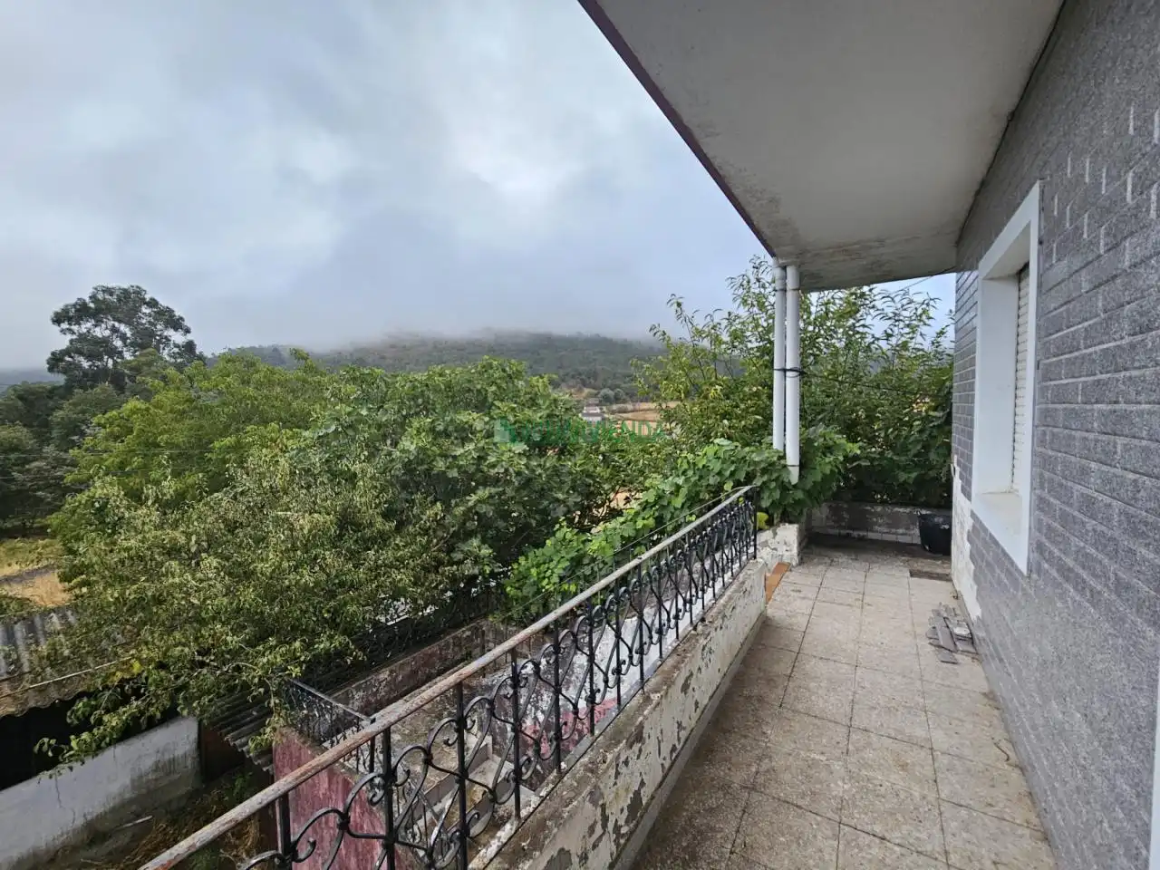 Vista exterior de Casa o xalet en venda en Covelo amb Calefacció, Jardí privat i Terrassa