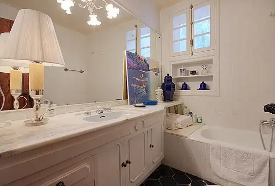 Baño de Finca rústica en venta en Escorca con Jardín privado, Terraza y Piscina