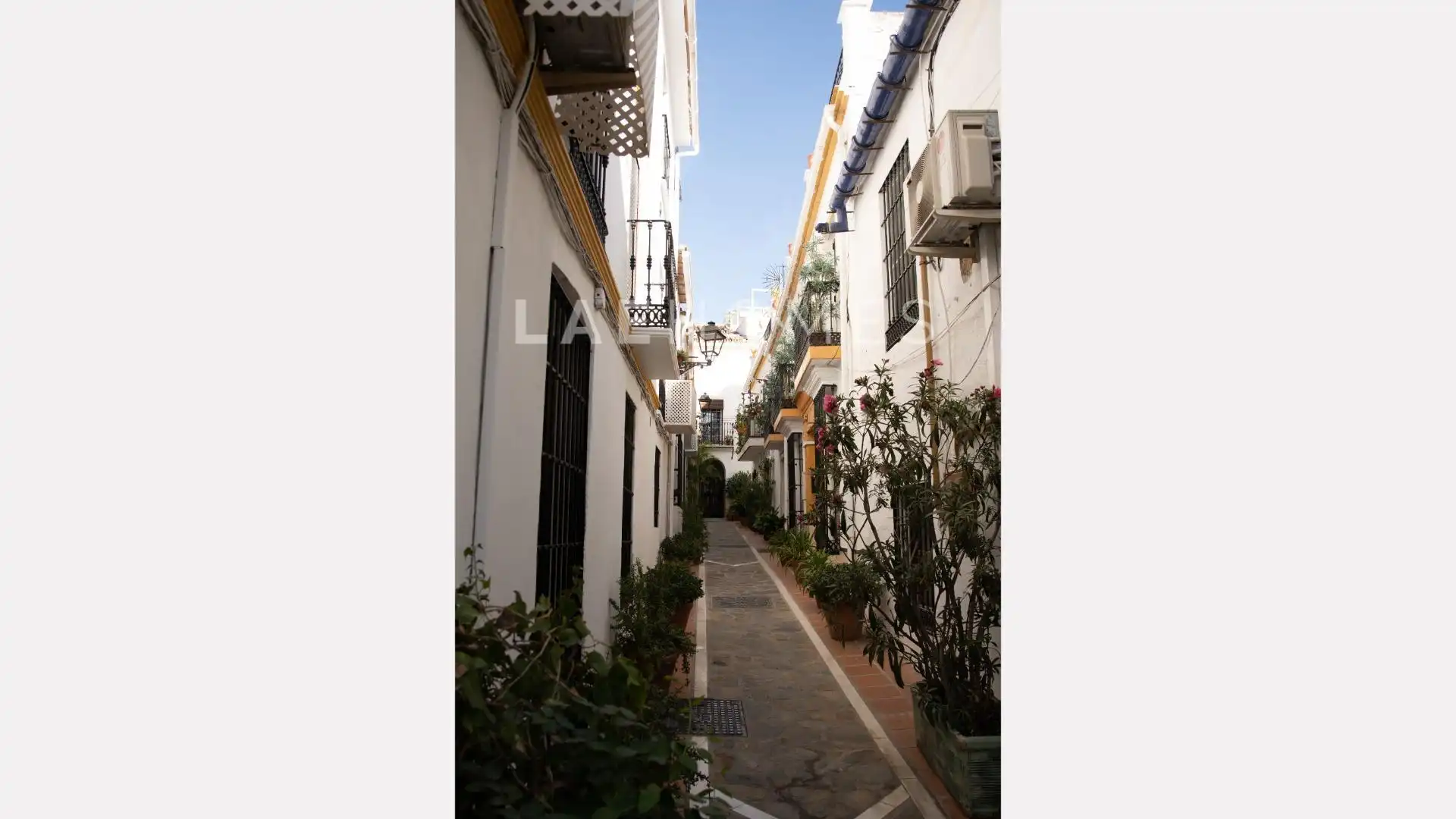 Exterior view of Apartments for sale in Marbella  with Private garden, Terrace and Storage room