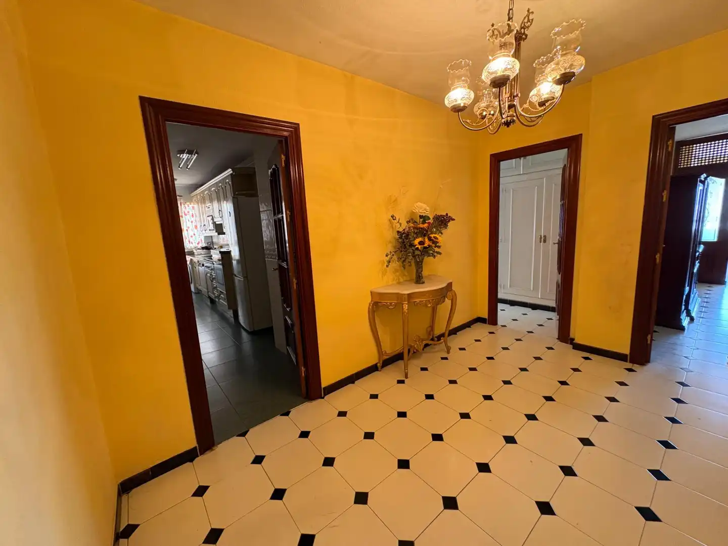 Wohnung zur Miete in Sur