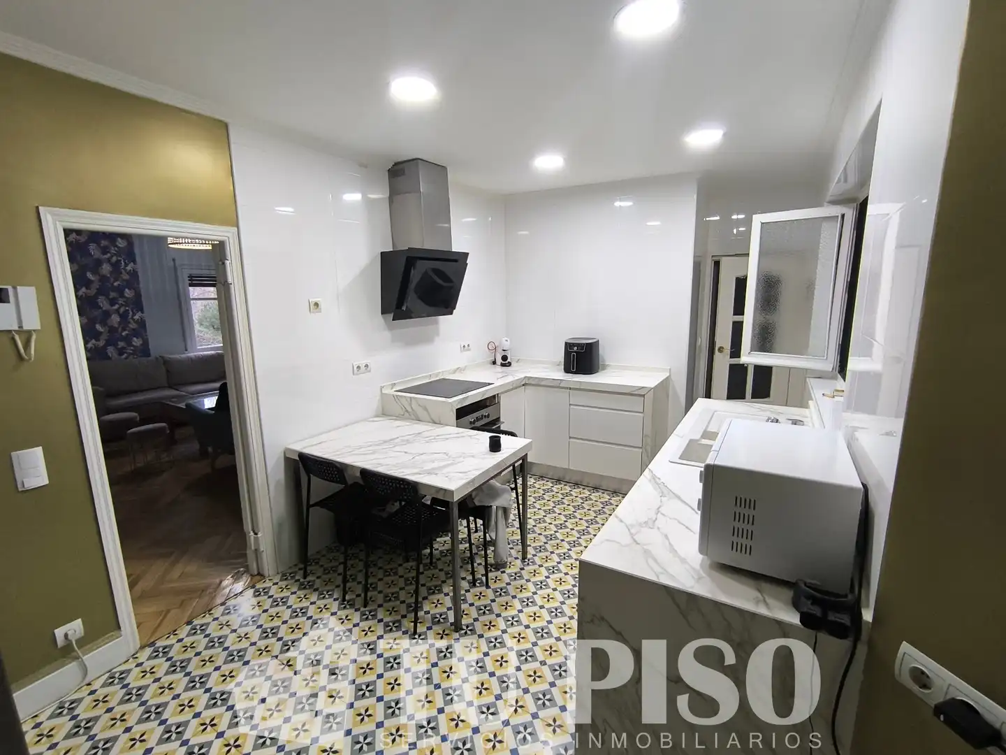 Cocina de Piso en venta en Madrid con Calefacción, Trastero y Amueblado