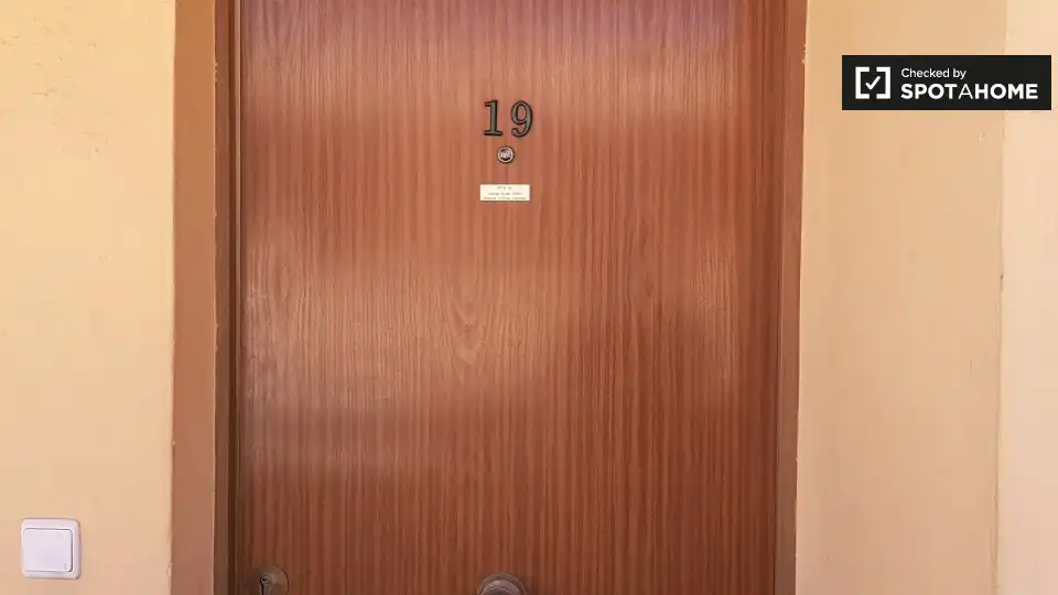 Flat for rent in Paterna  with Air Conditioner, Heating and Furnished
