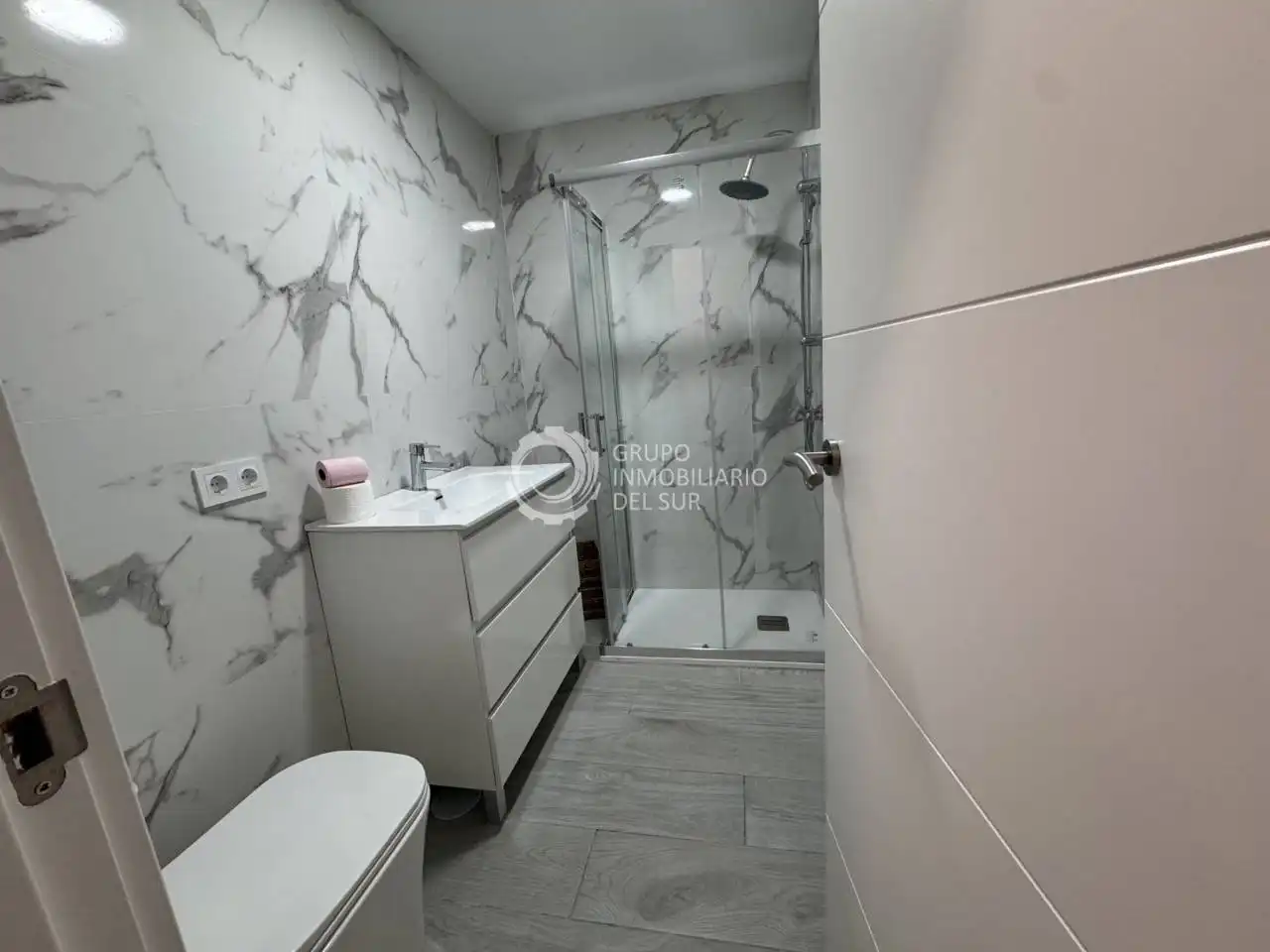 Baño de Piso en venta en Cádiz con Amueblado
