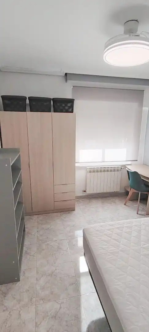 Schlafzimmer von Wohnung zur Miete in Salamanca mit Heizung, Möbliert und Ofen