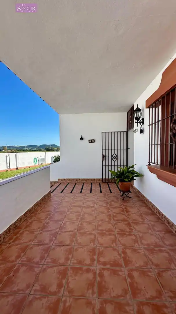 Casa o xalet en venda en Conil de la Frontera amb Jardí privat, Terrassa i Piscina