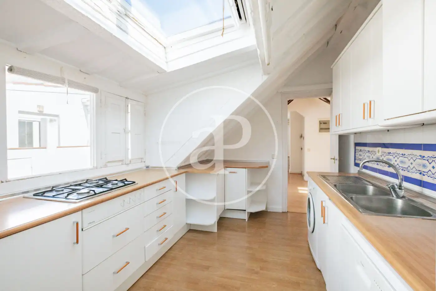 Kitchen of Flat for rent in Madrid  with Air Conditioner, Heating and Terrace