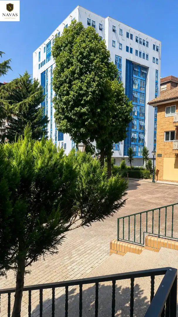 Exterior view of Flat for sale in Vigo   with Heating, Parquet flooring and Furnished