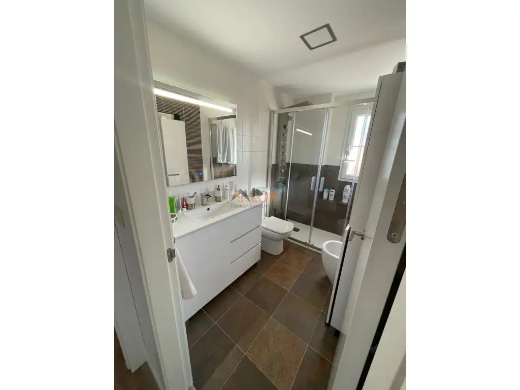 Baño de Piso en venta en Rincón de la Victoria con Aire acondicionado, Terraza y Piscina