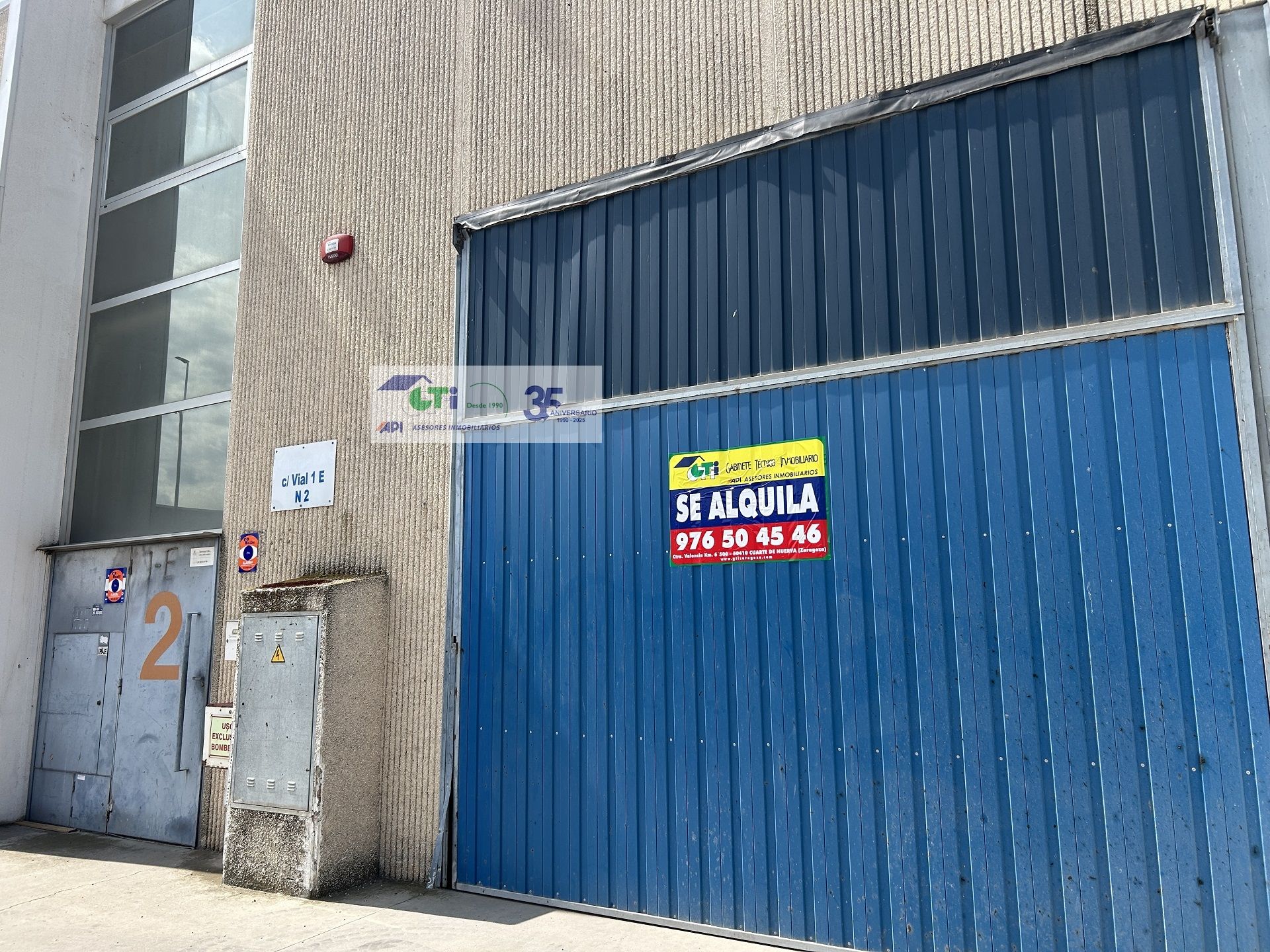 Exterior view of Industrial buildings to rent in Pinseque