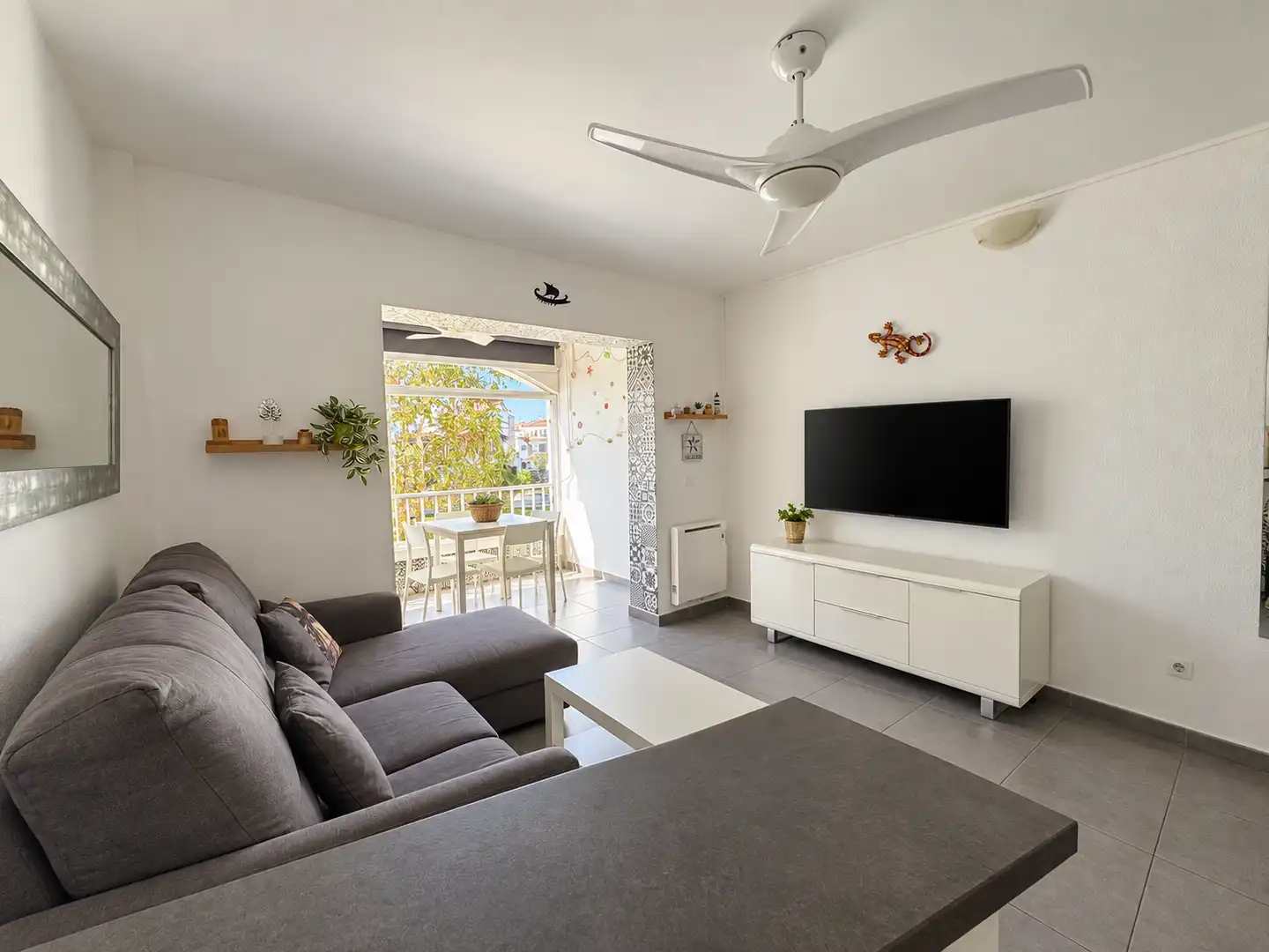 Apartment for sale in Poblat Tipic, imagen 4