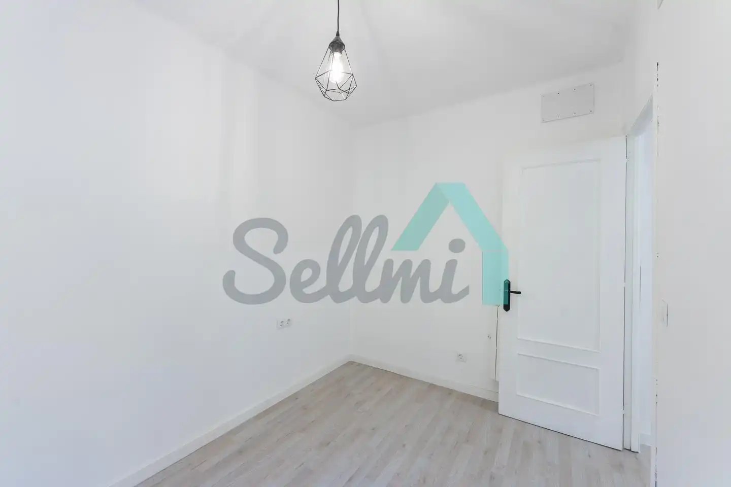 Habitación de Planta baja en venta en Mieres (Asturias) con Calefacción, Trastero y Amueblado
