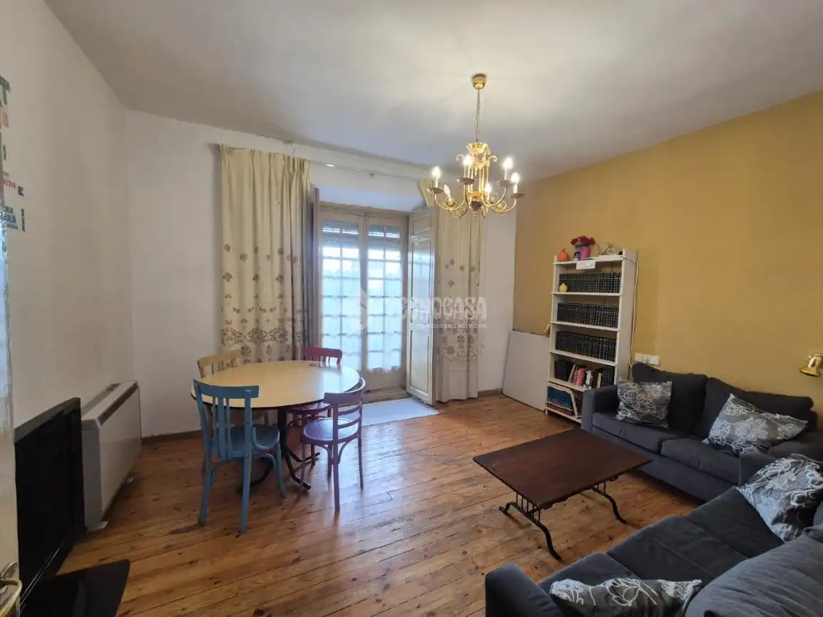 Sala d'estar de Pis en venda en Sigüenza amb Calefacció i Balcó