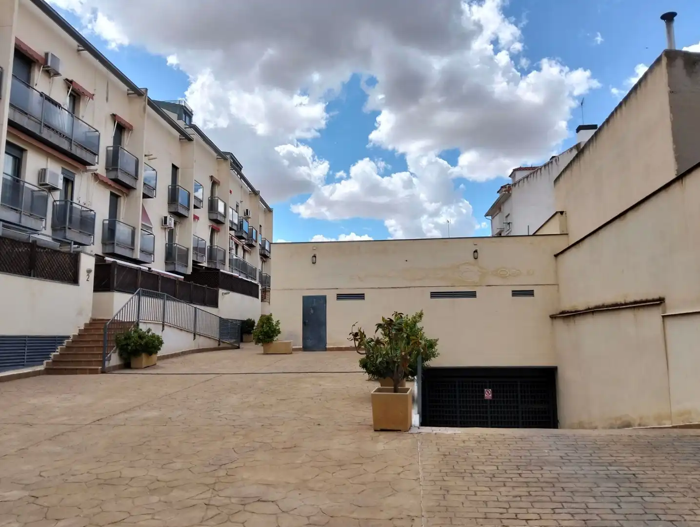 Vista exterior de Piso en venta en Aranjuez con Aire acondicionado, Calefacción y Jardín privado