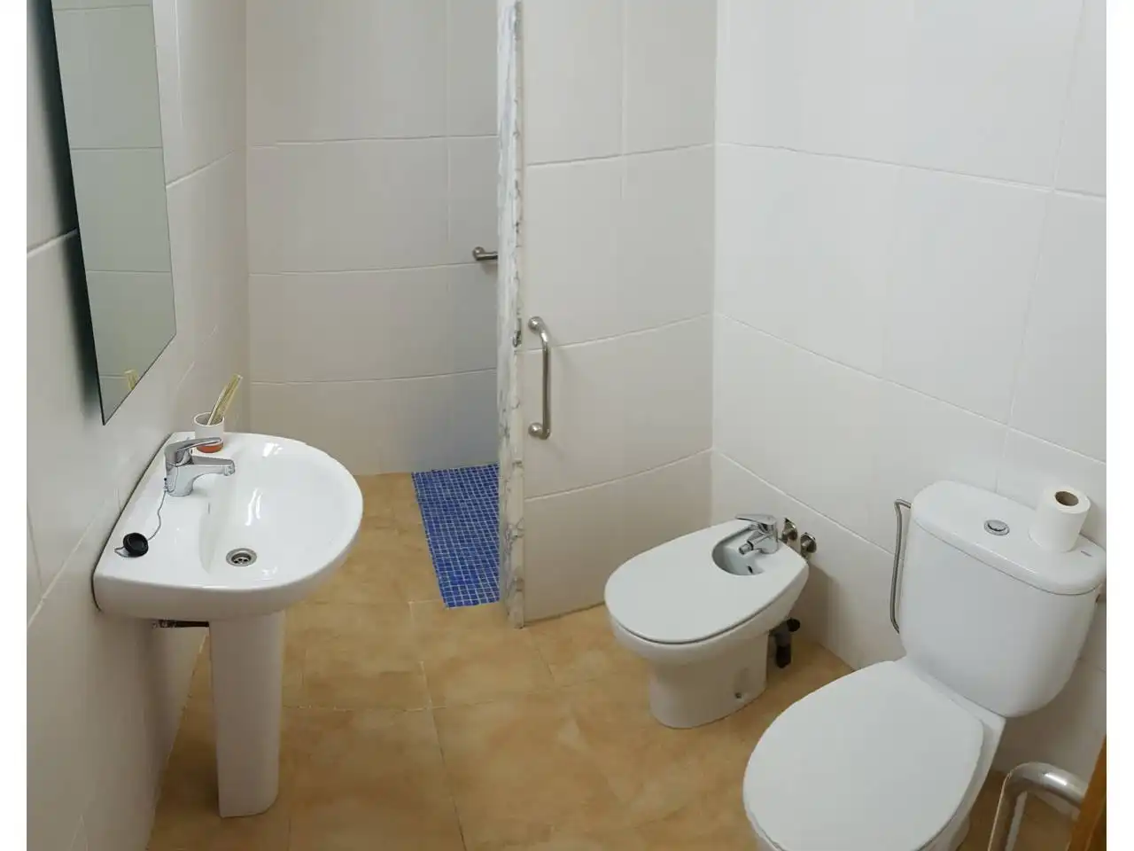 Baño de Casa o chalet en venta en Sant Llorenç d'Hortons con Aire acondicionado, Calefacción y Jardín privado