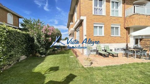 Foto 3 de Casa adosada en venta en Travesía de San Blas, Zarratón, La Rioja