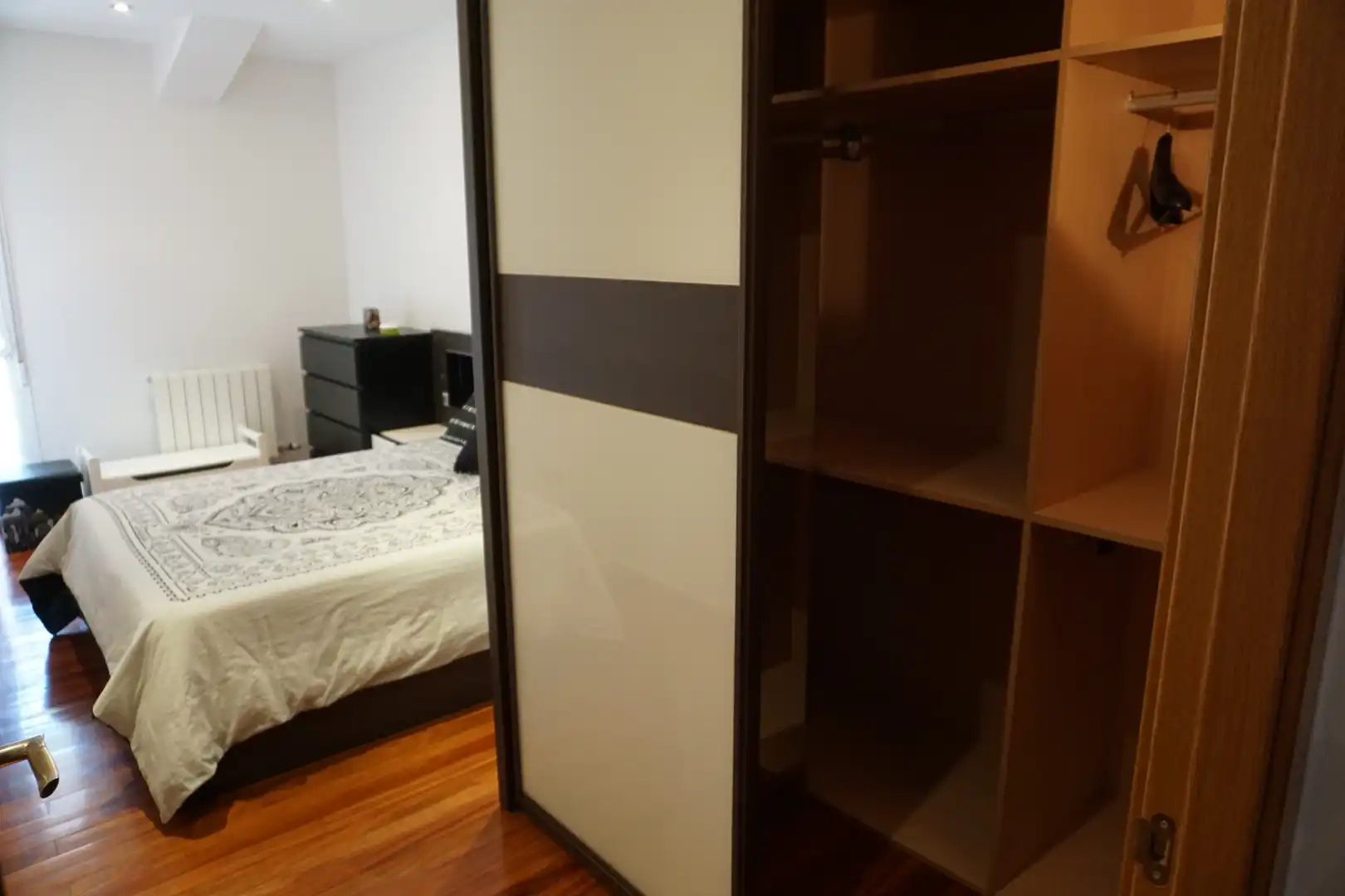 Habitación de Piso en venta en Basauri  con Calefacción, Amueblado y Horno